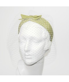 Contrasting Face Ivory Veil with Celery Grosgrain Texture Bow